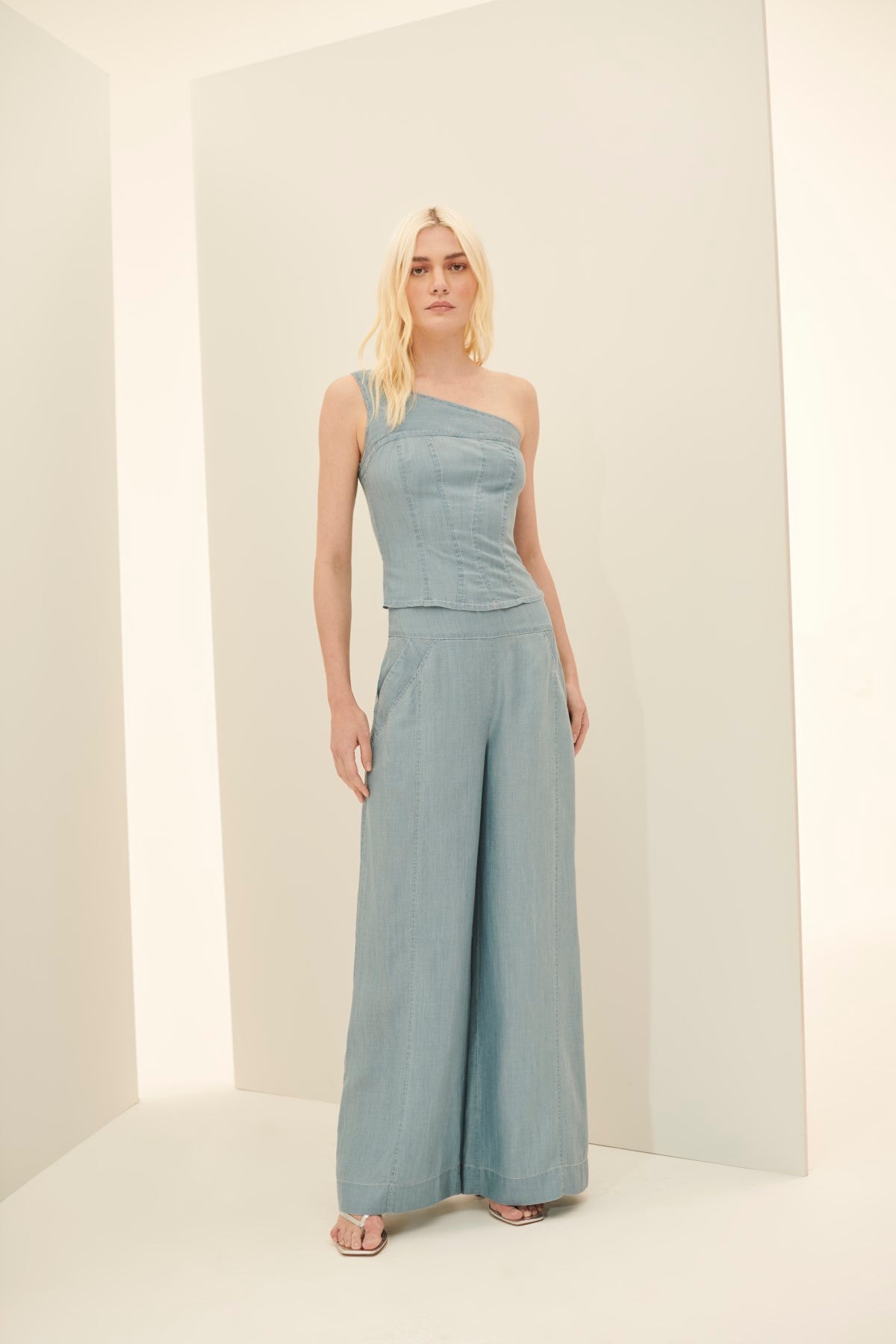 Calça Pantalona Cintura Alta Alphorria