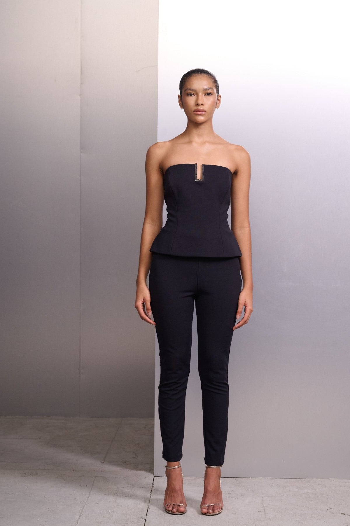 Calça Skinny Zíper Lateral Preta Alphorria