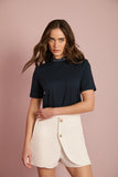 Camiseta Gola Bordada Azul Marinho Anne Fernandes