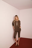 Conjunto Casaco e Corsário Marrom Oliva Anne Fernandes