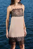 Vestido Curto Cetim com Renda Bege Anne Fernandes